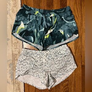 Old Navy Set of 2 Mid-Rise StretchTech Run Shorts -- 3-inch inseam Size Medium